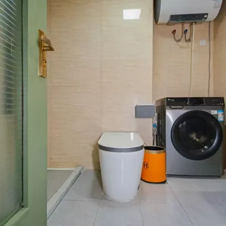 Mingyueju Boutique Audio-Visual Apartment (Shenyang North Railway Station Huafu)