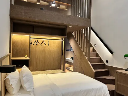 Yele Lake Scientific Research Hotel