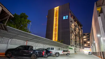 B2 Nakhon Si Thammarat Premier Hotel Hotel in zona Wat Sawang Arom