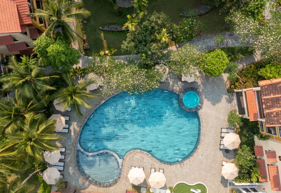 안미라 리조트 수영장