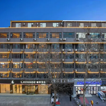 Lavande Hotel (Xuchang Pangdonglai Times Square Caowei Ancient City Store)