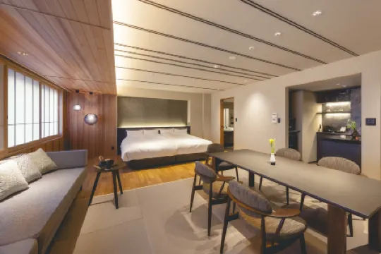 Ryokan Asukasou at the Entrancne of Nara Park