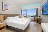 Zijing Jiahong Hotel (Zhaoqing Railway Station Xinghu Scenic Area) - 4-Star