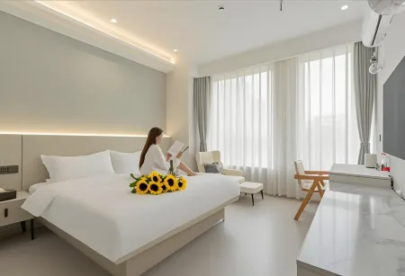 Jinting Chain. Southern Hotel (Zhanggongqiao Food Street Leshan Giant Buddha Branch)