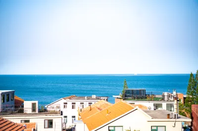 Qingdao Qijing Courtyard Homestay (Laoshan Scenic Area Yankou Seawater Bathing Beach) Hotel in zona Warm Bus Yangkouchang Station