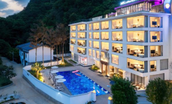 Dream Residence Yangshuo Hot Spring Resort Hotel (Ten Mile Gallery Yulonghe Branch)