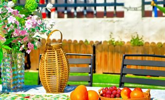 Yixi Xiaoju · Starry Sky Courtyard · Light Luxury Sojourn Guesthouse (Tekes Bagua City Branch)
