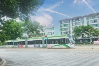 Qiubei Baiyan Grand Hotel (Jiaolian Square)