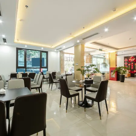 A25 Hotel - Hoang Dao Thuy 2 Отели рядом с достопримечательностью «Университет Естествознания»