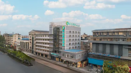 City Comfort Inn Hotel (Laohekou Hanjiang Plaza Bus Station)