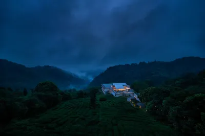 Bamboo Resort Hotels in Qionglai