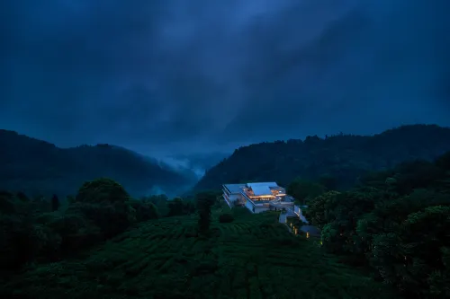 Bamboo Resort Hotels in Qionglai