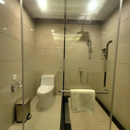 Justin Hotel