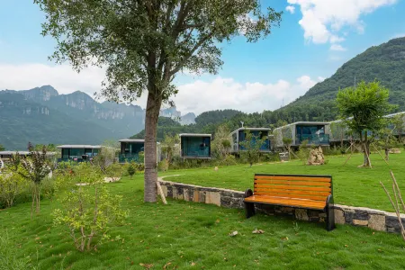 Sanjiafeng Yunqi Homestay (Enshi Grand Canyon Scenic Area) Отели рядом с достопримечательностью «Yulong Crevice»