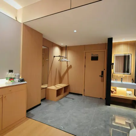 LANZE HOTEL