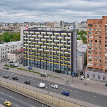 PANA Hotel Москва (ex. Холидей Инн Экспресс) Отели рядом с достопримечательностью ««Халяль»»