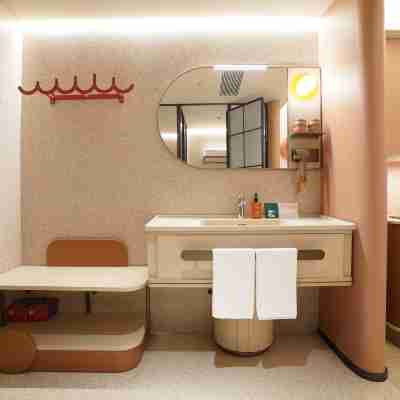 Orange Hotel (Khorgos Guomen Scenic Spot) Rooms