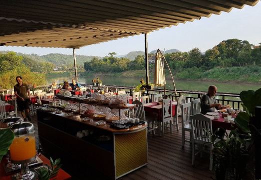 메리 리버사이드 호텔 전경