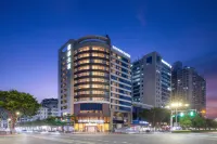 廣州花都萬豪萬楓飯店 五域驚魂附近的飯店