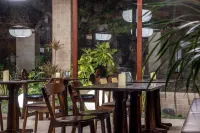 Yangshuo Once Slow West Street Courtyard Hotel