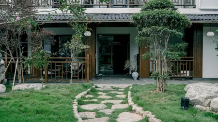 Meitingxi Courtyard Homestay (Sanbao International Ceramic Art Village, Jingdezhen) Отели рядом с достопримечательностью «Sanbao International Ceramic Village»