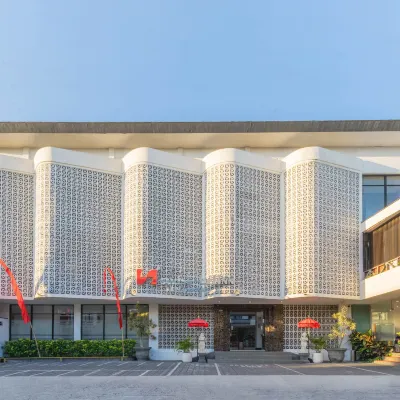 Swiss-Belinn Seminyak Hotels near Sunset Road