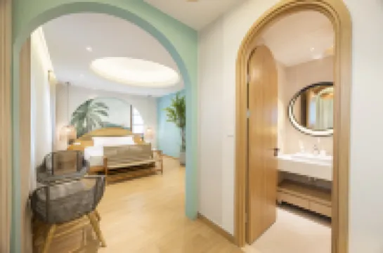 Lotus Home Cafe - Budget