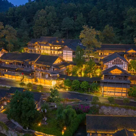 Dongqian White Horse Hotel, Wujiang Village