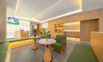 Totoro Spirit Hotel (Haikou Qilou Old Street Branch)