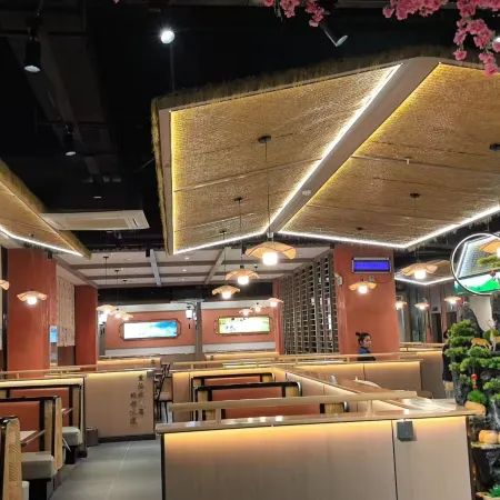 Yujiang Grand Hotel (Hechi Huanjiang Bus Terminal)