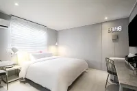 Haeundae MoMo Juice Hotel
