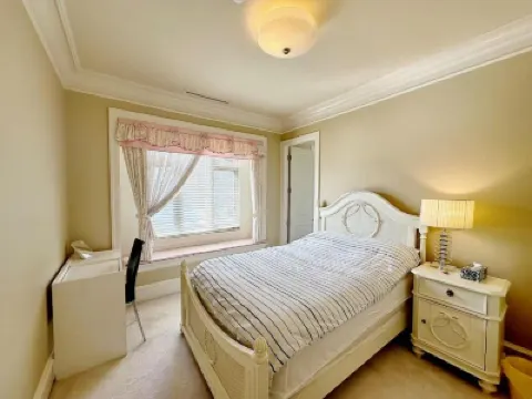 Campus Haven Hotels near McCleery Golf Course