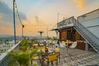 Maya's Manor, a Lake View Hotel - Desayuno