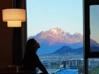 Wyndham Lijiang Yulong Hotel(Lijiang Railway Station) - Mountain View