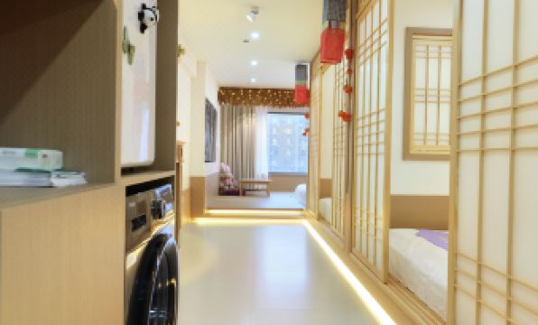 Memories of Light Luxury Internet Celebrity Movie Watching Homestay