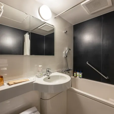 Ibis Styles Tokyo Ginza East Отели рядом с достопримечательностью «Станция метро Kayabachō»