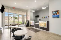 Studio 6 Suites Lexington, KY - Airport