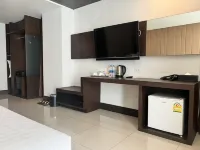 Crystal Suites Suvarnbhumi Airport Hotels near The Paseo Mall