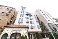 From H Amore Mio Vintage Suwon Station Hotel dekat Stasiun Suwon