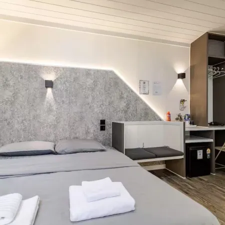 Coolplay house sukhumvit onnut Отели рядом с достопримечательностью «Станция BTS - Punnawithi»