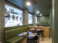 Mercure Roma Centro St. John Hotels near Dar Bottarolo Tor Marancia
