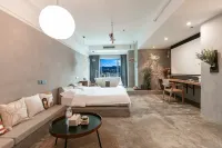 Jiang Yue-yi Jiang Jing Guesthouse (Hongya Cave Branch, Liberation Monument Pedestrian Street)