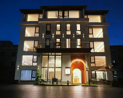 Hengdian Fancheng Homestay โรงแรมในตงหยาง