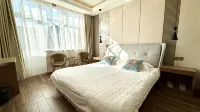 Silu Mingzhu Hotel - balcony