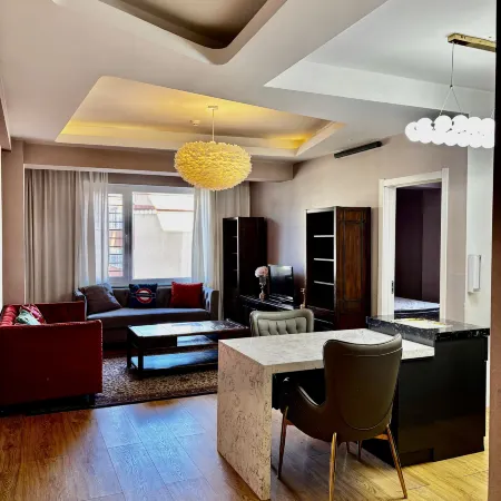 Near National Park & City Center • Family Home