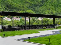 Semi-Wild · Crest Wild Pool & Family Vacation Homestay - Pet friendly