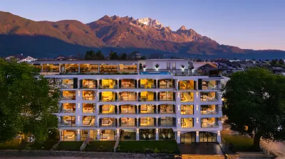 Two Mountains Series Garden of Mountains Wilderness · Snow Mountain Aesthetics HYLLA Vill Hotels in Shuhe Old Town