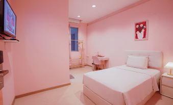 The Pink Boutique