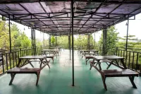 Savia Hotel & Resort Ciater - parking