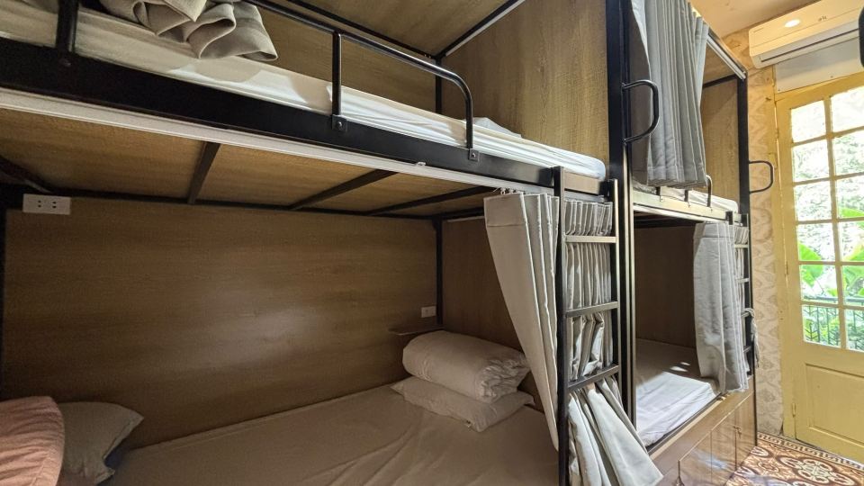 Hanoi Silver Hostel - Double Bed - Chill n Comfy